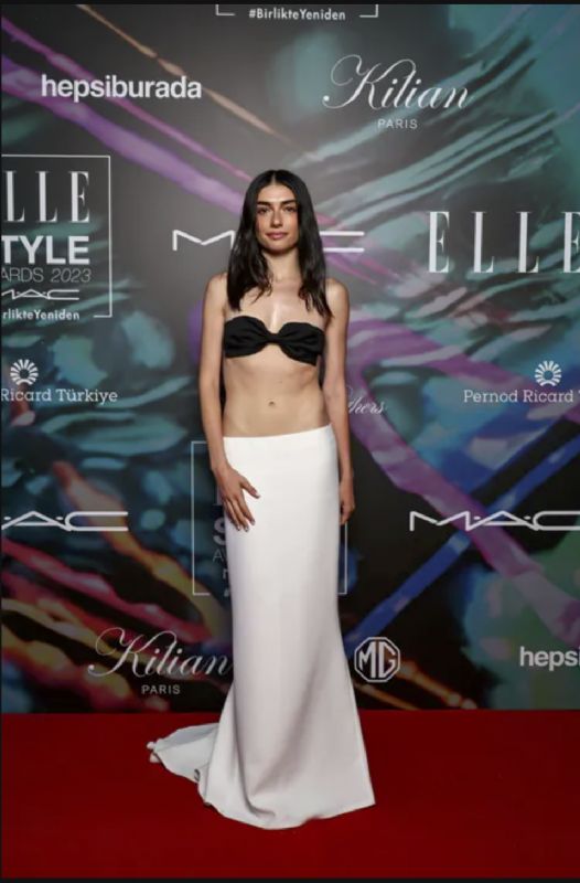 ELLE STYLE AWARDS 2023`DEN NLLERN STL TERCHLER