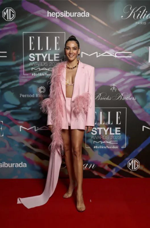 ELLE STYLE AWARDS 2023`DEN NLLERN STL TERCHLER