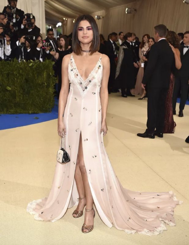 HER ZAMAN BR STL KONU: SELENA GOMEZ 