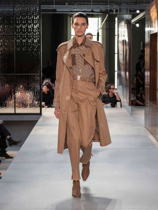 Burberry lkbahar / Yaz 2019 Hazr Giyim Koleksiyonu