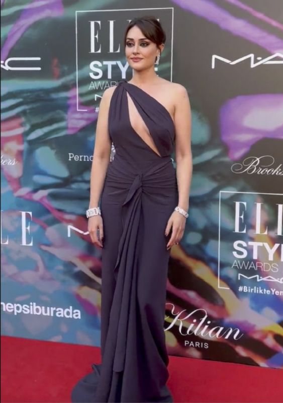 ELLE STYLE AWARDS 2023`DEN NLLERN STL TERCHLER